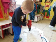 Šroubujeme, zatloukáme, vrtáme a řežeme -polytechnika ve školce